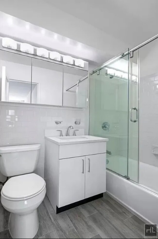 Building Photo - E 88th St