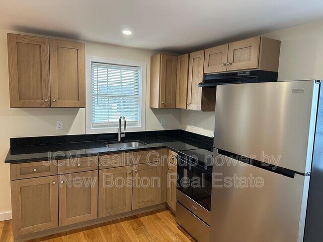 Building Photo - 111 Main St