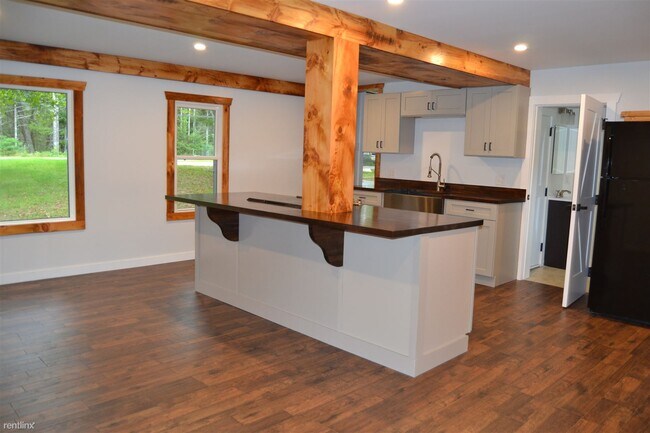 Foto del edificio - 2 br, 1.5 bath House - 64 Eastford Road
