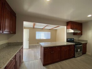 Building Photo - 512 S La Serena Dr