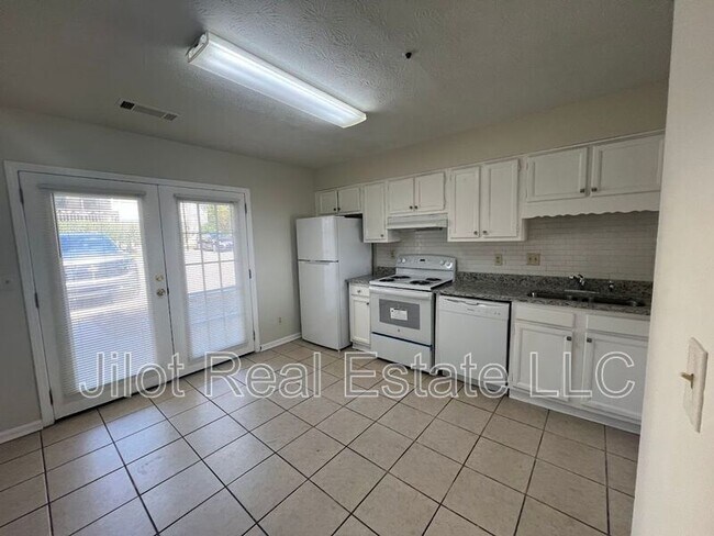 Foto del edificio - 6690 Chupp Rd