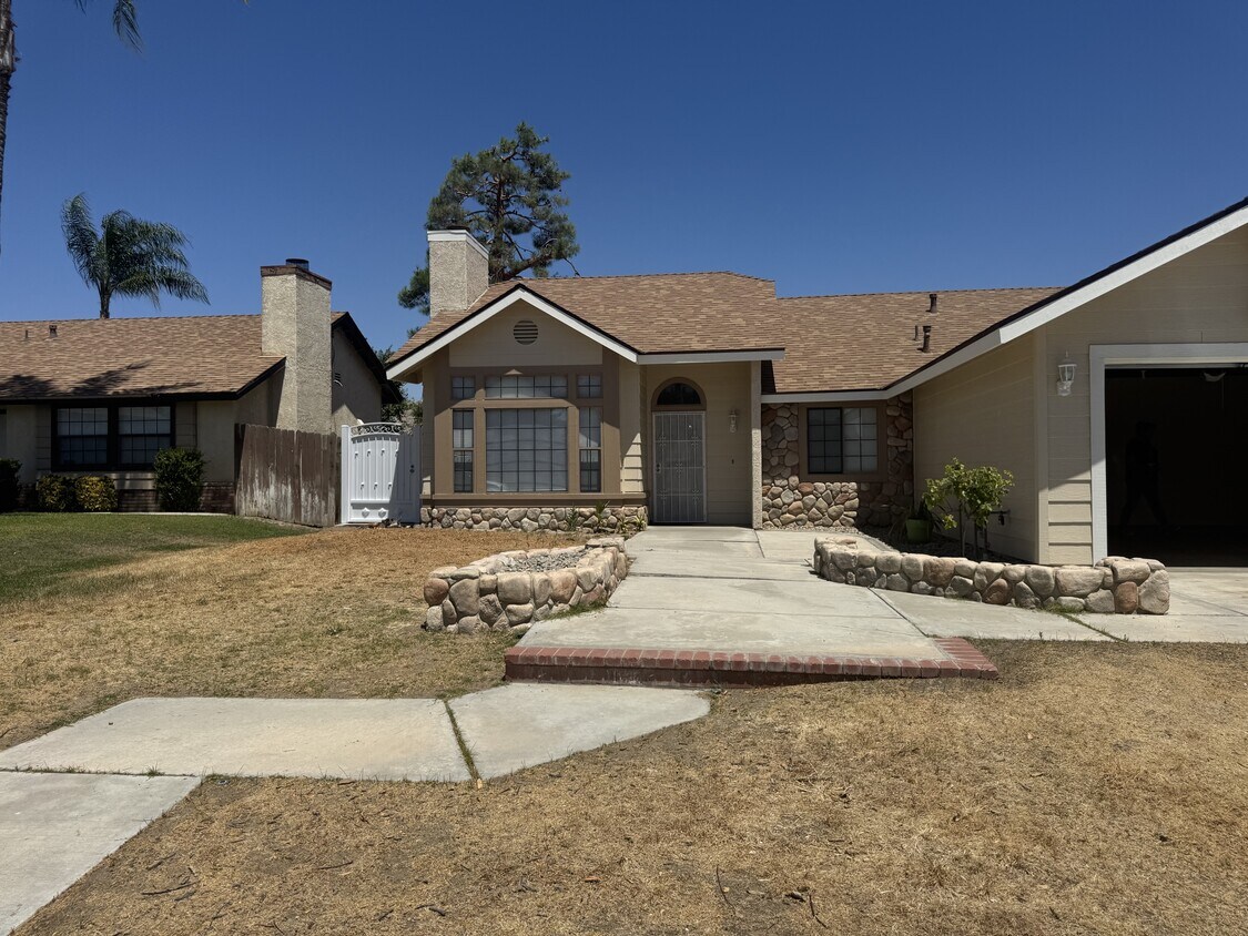 Primary Photo - 5708 Canberra Ave