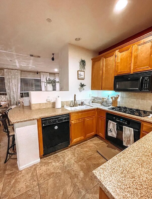 Foto del edificio - 2740 Bellezza Dr