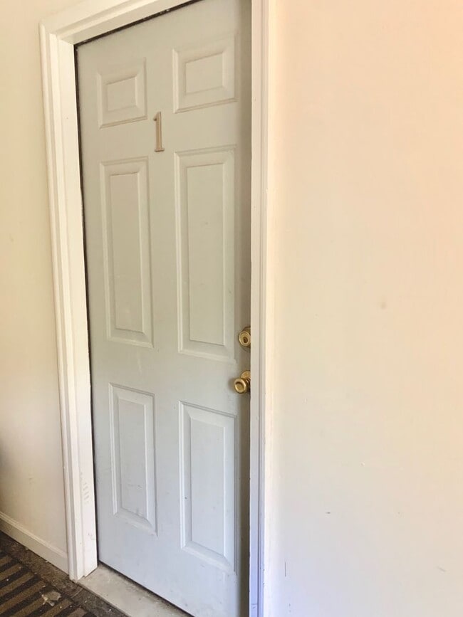 Building Photo - ONE BED APT, available August 2026! Locate...