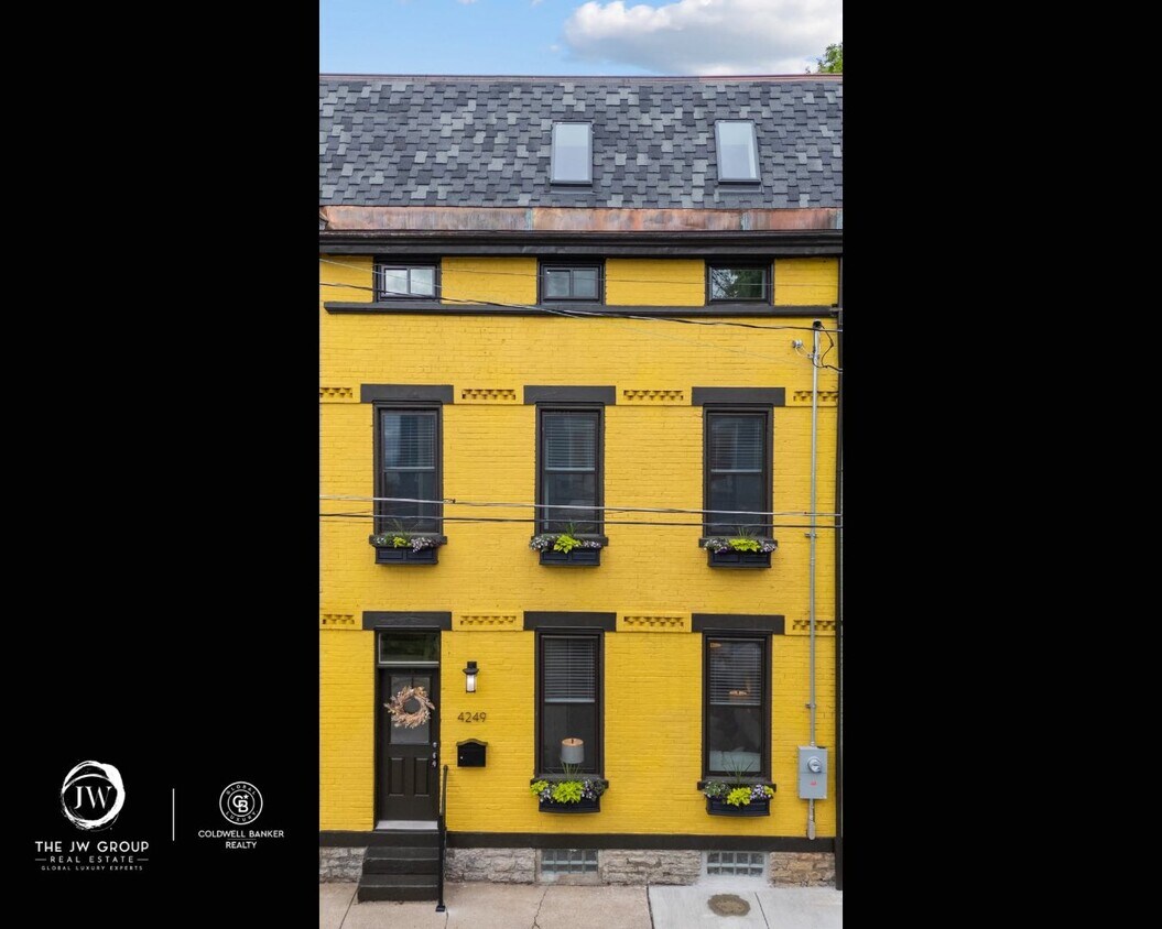 exterior frontal - 4249 Chambers St