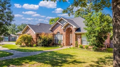 Building Photo - 161 Diamond Pointe Dr