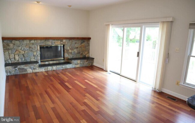 Foto del edificio - 17105 Thatcher Ct