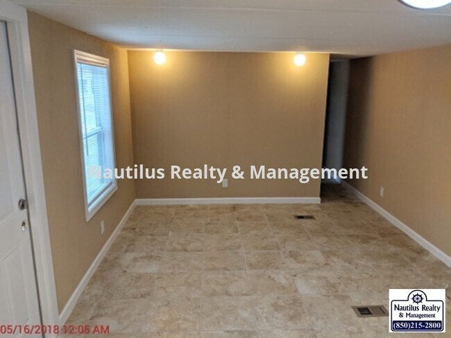 Foto del edificio - 809 E 11th Ct