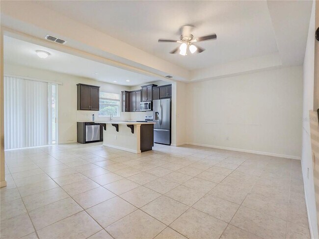 Building Photo - 11670 Rolling Green Dr