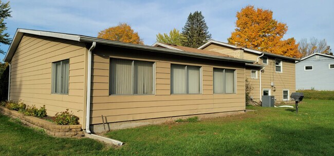 Building Photo - 18220 Chipstead Dr