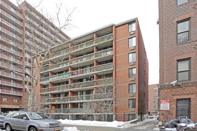 Building Photo - 13635 Maple Ave