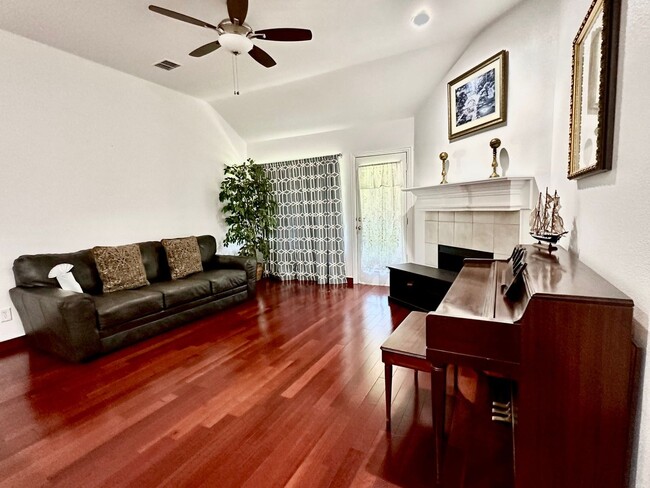 Building Photo - 5632 Rickshaw Ln