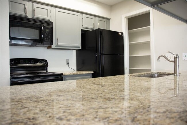 Foto del edificio - 915 W 23rd St