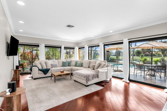 Photo - 3250 Lakeview Blvd House