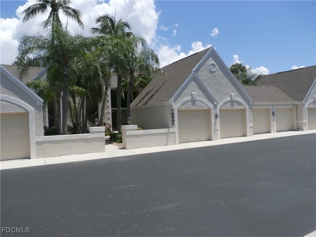 Building Photo - 16301 Kelly Woods Dr