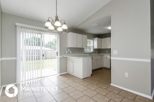 Foto del edificio - 4221 Sunny Glen Dr