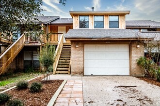 Building Photo - 1507 Wimbledon Dr