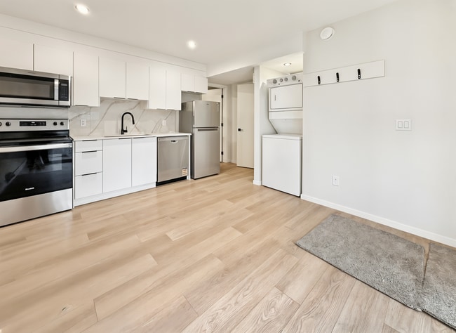 Building Photo - 9305-9123 123 Ave NW