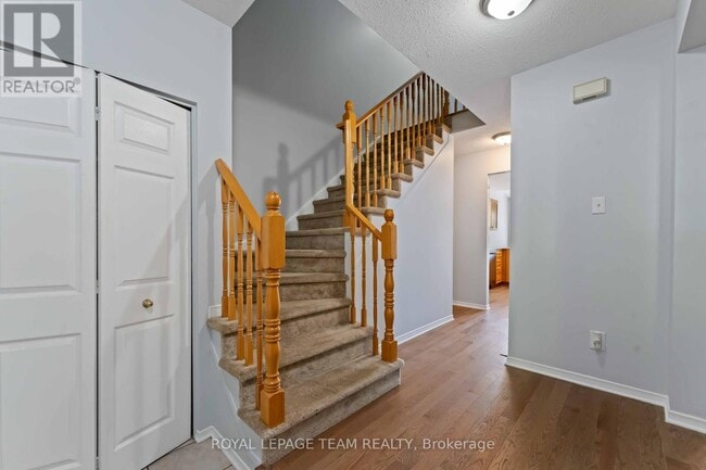 Photo du bâtiment - 18 Ravenscroft Ct