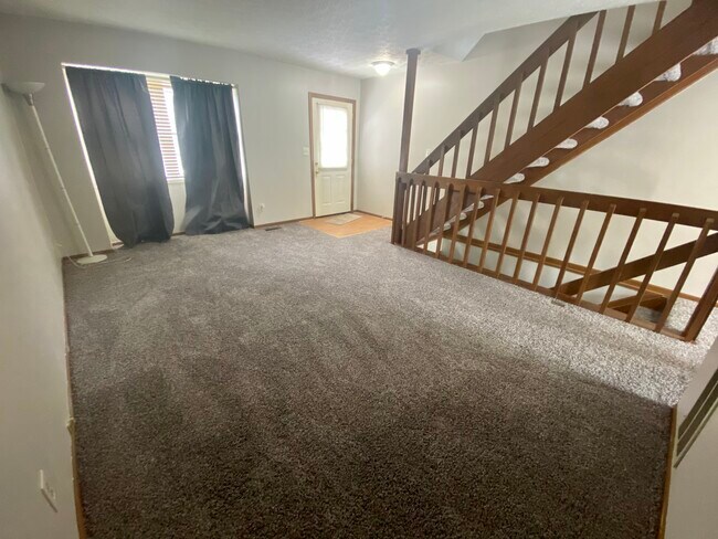 Foto del edificio - 7862 Woodhouse Ln