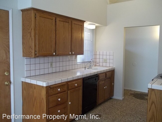 Building Photo - 3 br, 2 bath House - 248 W. Fremont