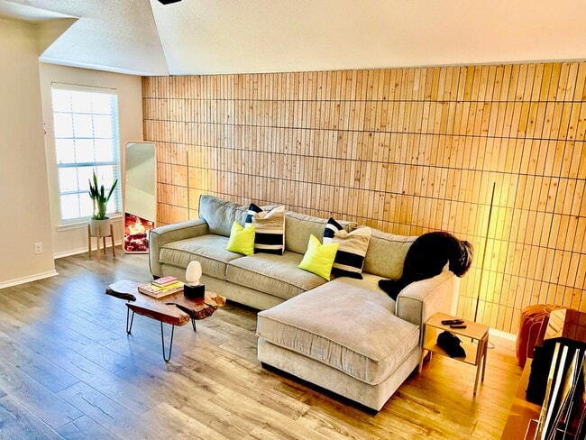 Building Photo - 5725 110th St