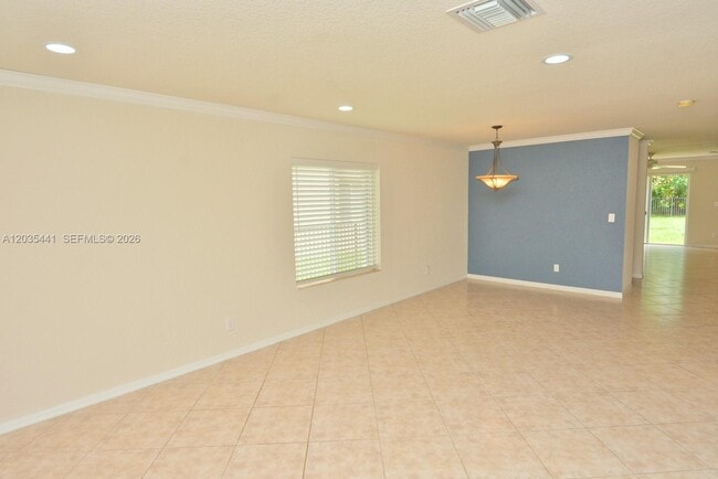 Building Photo - 4648 56th Ln