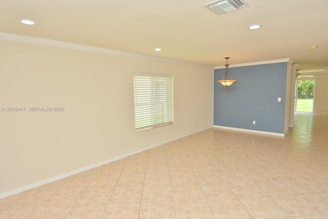 Foto del edificio - 4648 56th Ln
