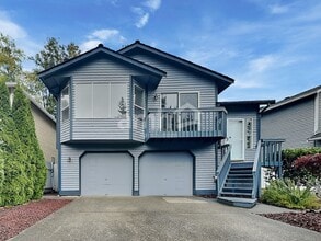 Building Photo - 2078 SE 8th Dr