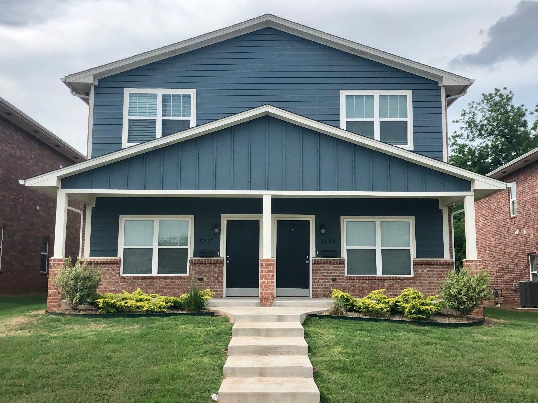 Foto principal - 1217 E Main St