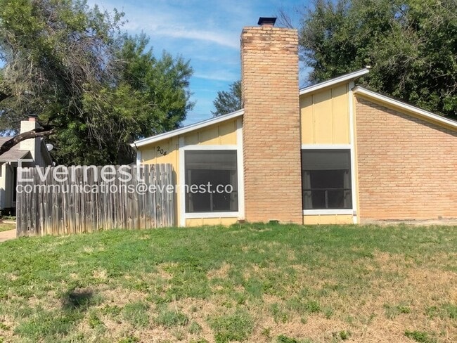 Building Photo - 204 W William Cannon Dr
