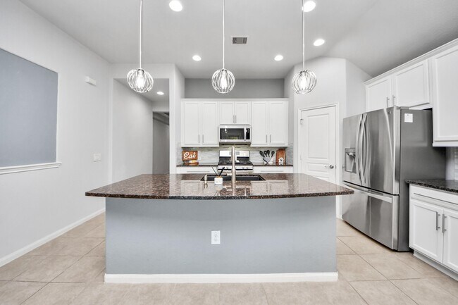 Building Photo - 24615 Ballad Dr