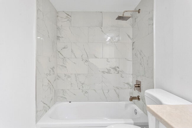 Foto del edificio - 1052 Hythe A