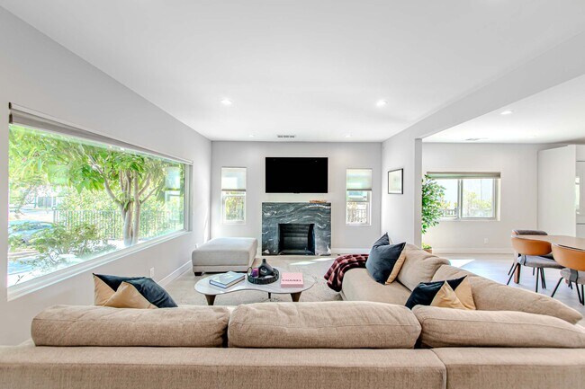 Foto del edificio - 507 N Formosa Ave