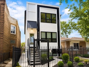 Building Photo - 6530 S Champlain Ave