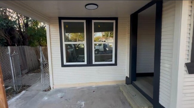 Photo - 2215 N Elmendorf St Apartment