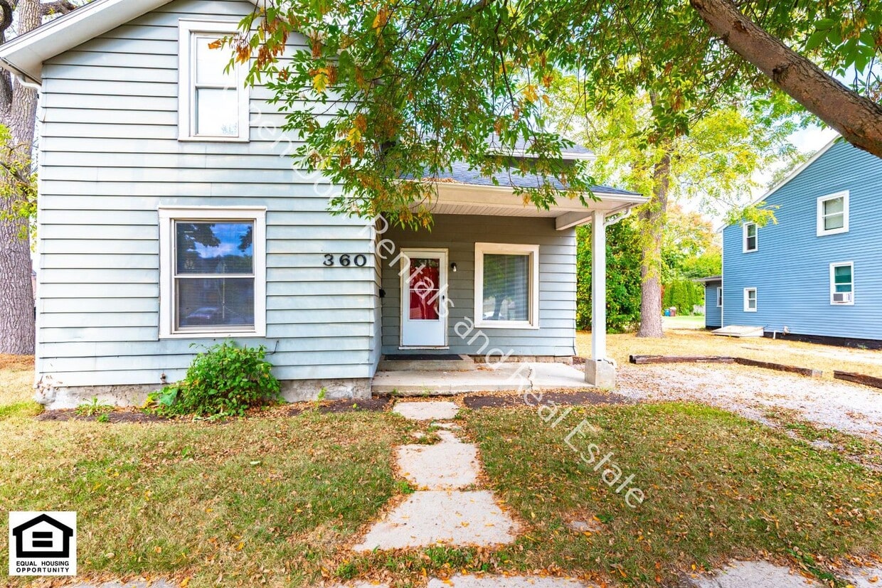 Primary Photo - 360 W 9th St