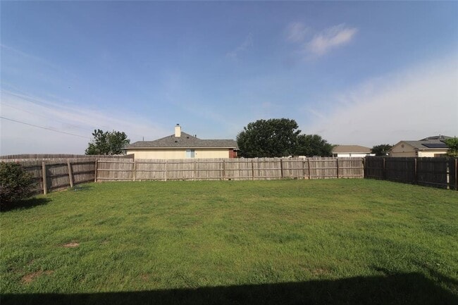Building Photo - 200 McCoy Ln