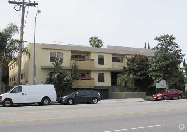 Foto principal - 14950 Burbank Blvd