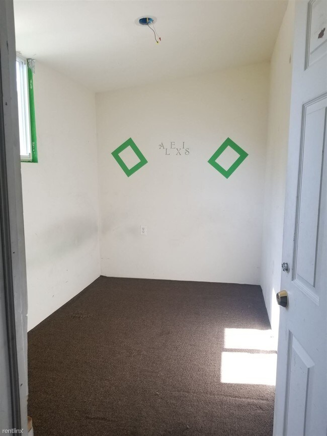 Foto del edificio - 4 br, 1 bath House - 48 Bowen St