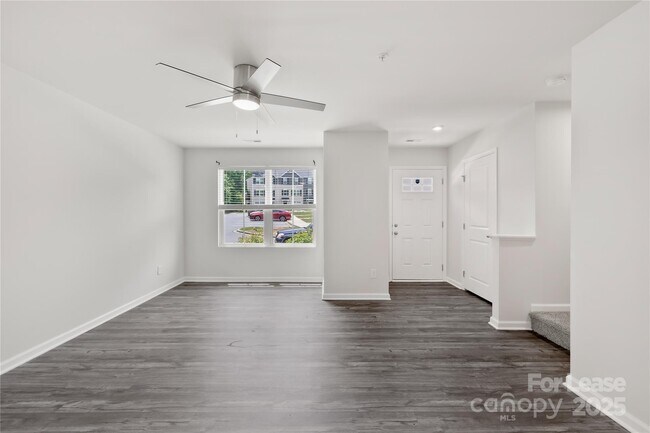 Foto del edificio - 2508 McCurdy Trail