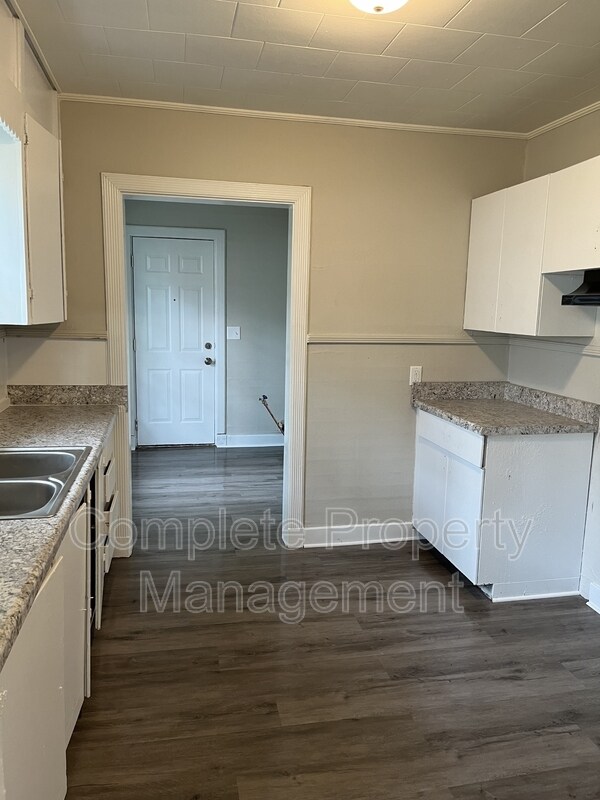 Foto del edificio - 1813 Virginia St