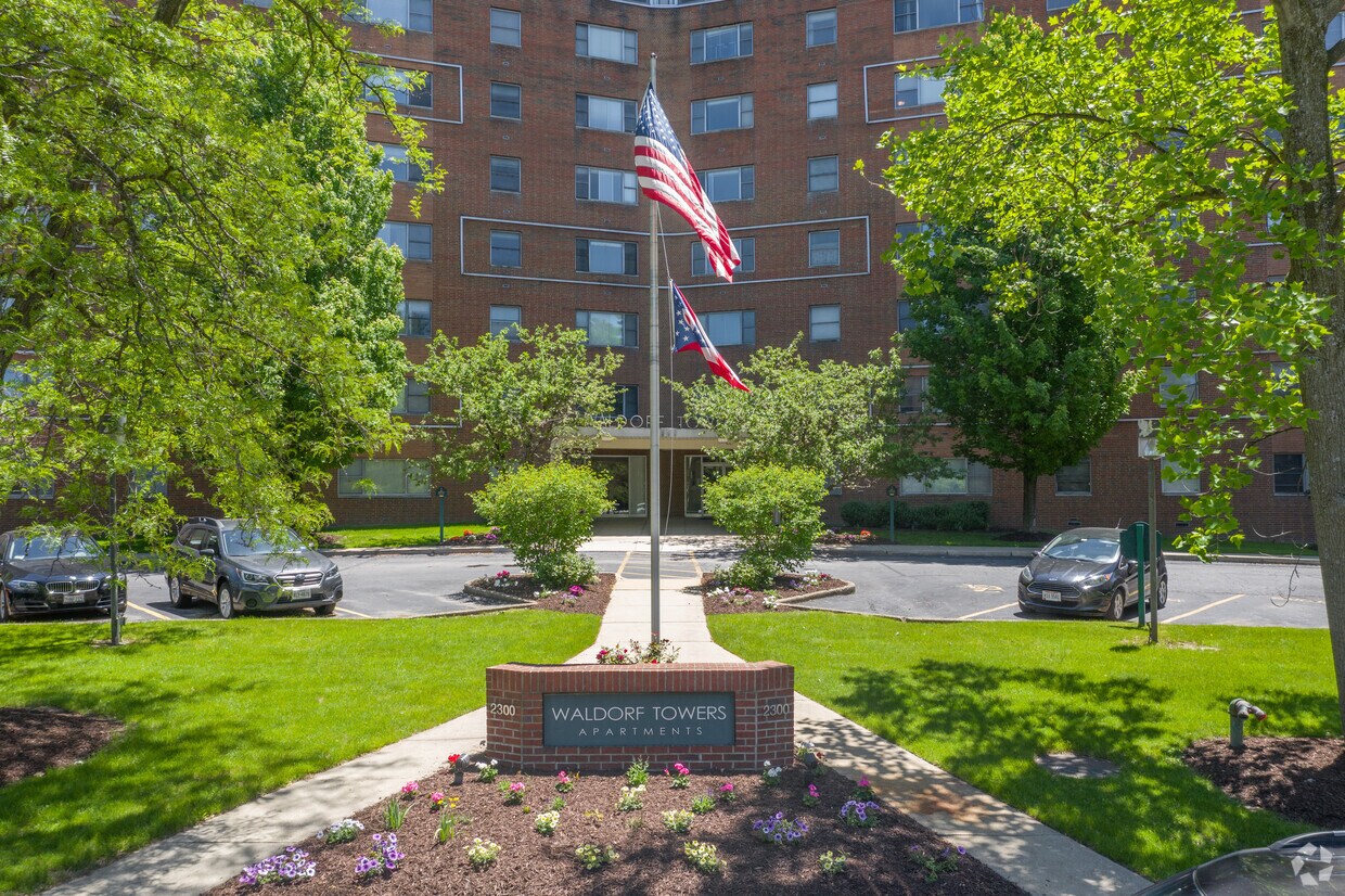 Video Newly Renovated Suite Waldorf Towers Apartments