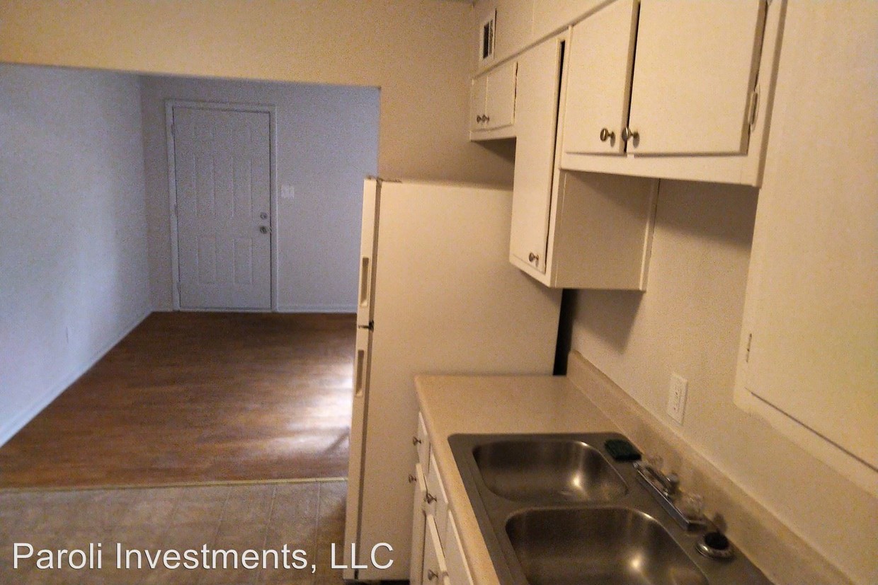 Primary Photo - 2 br, 1 bath Apartment - 1728 West Forrest