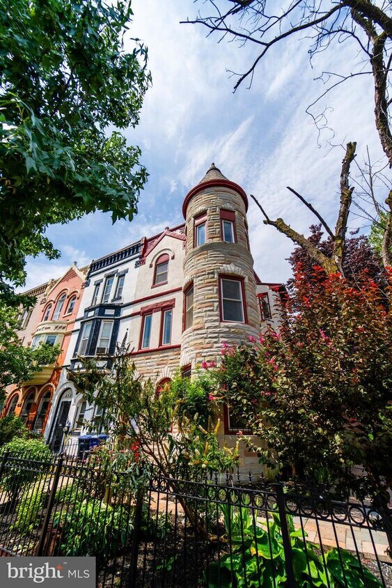 834 11th St NE, Washington, DC 20002 Townhome Rentals in Washington