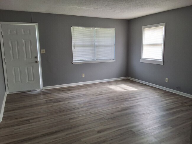 Foto del edificio - CHARMING 3 BED, 1 BATH HOUSE LOCATED IN ELIZABETHTOWN, KY