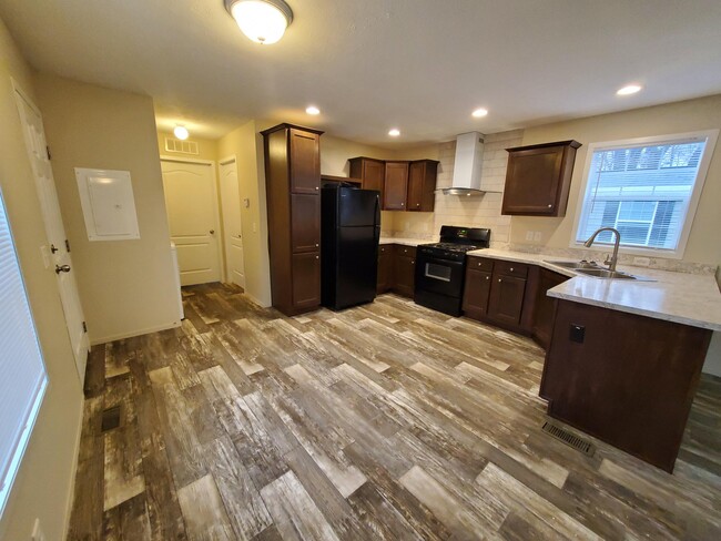 Foto del edificio - 48 Sparrow Hill Dr