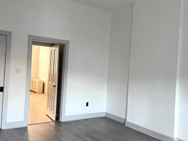 Foto del edificio - 417 Wyandotte St