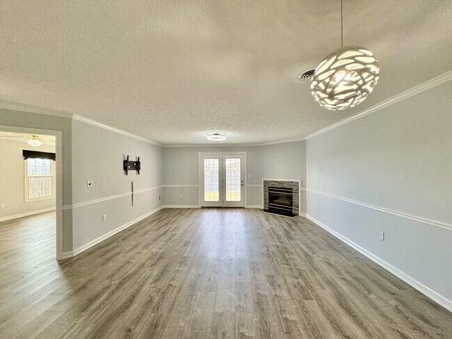 Foto del edificio - 101 Pinewood Dr