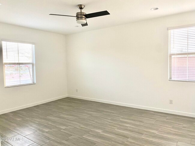 Building Photo - 160 E Virgo Pl